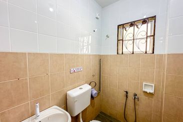 (GROUND FLOOR) Renovated Townhouse Taman Lagenda Suria Hulu Langat 