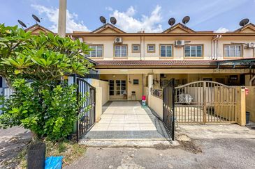 (GROUND FLOOR) Renovated Townhouse Taman Lagenda Suria Hulu Langat 