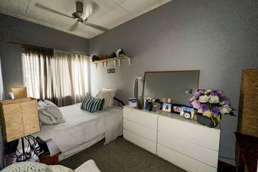 (WELL MAINTAINED) 2 Storey Terrace Taman Pinggiran USJ 1 Subang Jaya