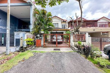 (WELL MAINTAINED) 2 Storey Terrace Taman Pinggiran USJ 1 Subang Jaya