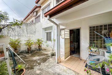 (WELL MAINTAINED) 2 Storey Terrace Taman Pinggiran USJ 1 Subang Jaya