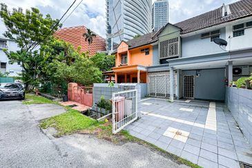 (FACING OPEN) 2 Storey Terrace SS7 Kelana Jaya Petaling Jaya 