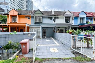 (FACING OPEN) 2 Storey Terrace SS7 Kelana Jaya Petaling Jaya 