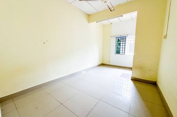 (FACING OPEN) 2 Storey Terrace SS7 Kelana Jaya Petaling Jaya 