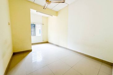 (FACING OPEN) 2 Storey Terrace SS7 Kelana Jaya Petaling Jaya 