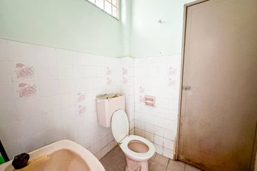 (FACING OPEN) 2 Storey Terrace SS7 Kelana Jaya Petaling Jaya 