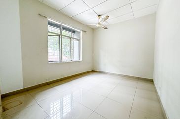 (FACING OPEN) 2 Storey Terrace SS7 Kelana Jaya Petaling Jaya 
