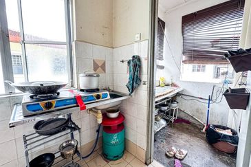 (CHEAPEST)(FLEXIBLE DEPOSITS) Pangsapuri Salvia Kota Damansara