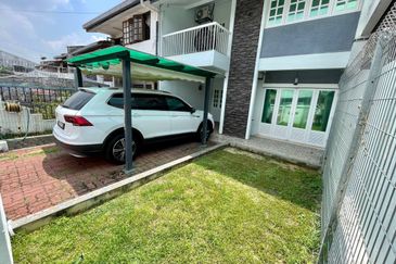 (RENOVATED) 2 Storey House Taman Zooview Ampang Kemensah