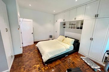 (RENOVATED) 2 Storey House Taman Zooview Ampang Kemensah