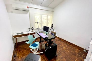 (RENOVATED) 2 Storey House Taman Zooview Ampang Kemensah