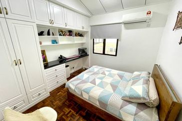 (RENOVATED) 2 Storey House Taman Zooview Ampang Kemensah