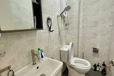 (RENOVATED) 2 Storey House Taman Zooview Ampang Kemensah