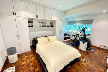 (RENOVATED) 2 Storey House Taman Zooview Ampang Kemensah