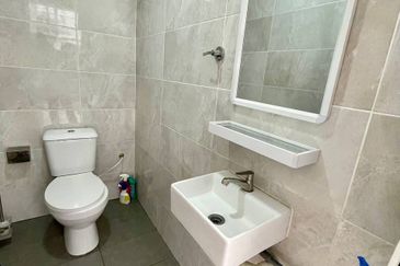 (RENOVATED) 2 Storey House Taman Zooview Ampang Kemensah