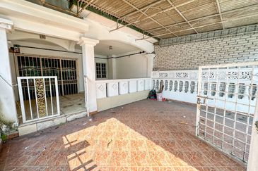 (FULL EXTENDED)(RENOVATED) 2 Storey Jalan Kebun Nenas Bandar Putera Klang