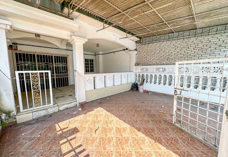 (FULL EXTENDED)(RENOVATED) 2 Storey Jalan Kebun Nenas Bandar Putera Klang