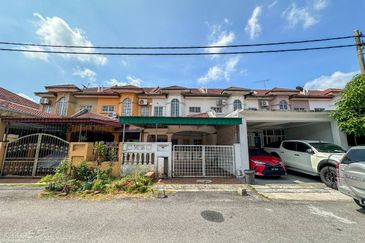 (FULL EXTENDED)(RENOVATED) 2 Storey Jalan Kebun Nenas Bandar Putera Klang