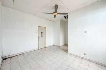 (FULL EXTENDED)(RENOVATED) 2 Storey Jalan Kebun Nenas Bandar Putera Klang