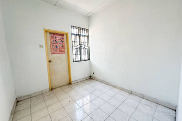 (FULL EXTENDED)(RENOVATED) 2 Storey Jalan Kebun Nenas Bandar Putera Klang