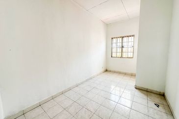 (FULL EXTENDED)(RENOVATED) 2 Storey Jalan Kebun Nenas Bandar Putera Klang