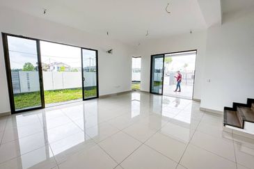 (ENDLOT) Brand New 2 Storey Terrace  (Type Lyra) Bandar Bukit Raja Klang