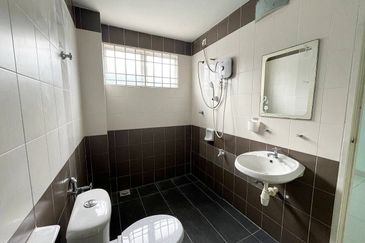 (BELOW MARKET VALUE) Renovated 2 Storey Desa Alam Seksyen U12, Shah Alam 