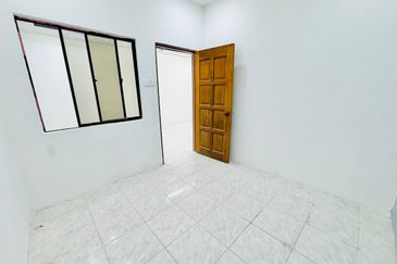(FULLY RENOVATED) Single Storey Terrace BK4, Bandar Kinrara