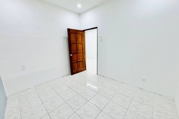 (FULLY RENOVATED) Single Storey Terrace BK4, Bandar Kinrara