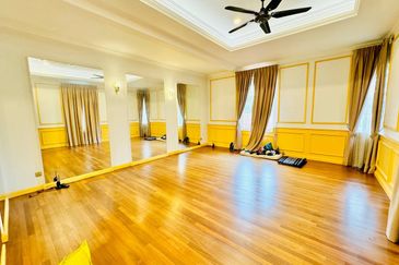 (CORNER LOT) Fully Renovated 3 Storey BUNGALOW with POOL Jalan Kubah, Bukit Jelutong