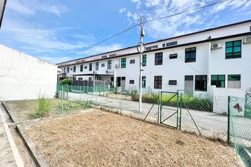 (FACING PADANG) 2 Storey Fasa 3, Saujana KLIA 