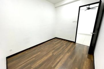 (FREEHOLD) Symphony Tower (Menara Simfoni), Balakong, Seri Kembangan, Lebuhraya SILK, Balakong