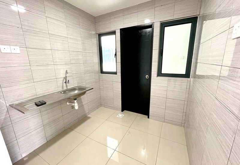 (FREEHOLD) Symphony Tower (Menara Simfoni), Balakong, Seri Kembangan, Lebuhraya SILK, Balakong