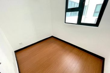 (FREEHOLD) Symphony Tower (Menara Simfoni), Balakong, Seri Kembangan, Lebuhraya SILK, Balakong