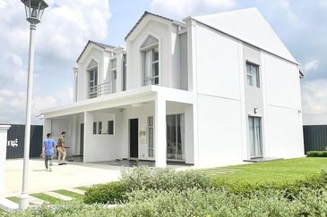 (FREEHOLD) Teres Dua Tingkat @ M Tiara, Mutiara Rini, Skudai