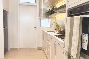 (FREEHOLD) Teres Dua Tingkat @ M Tiara, Mutiara Rini, Skudai