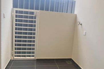 (FREEHOLD) Teres Dua Tingkat @ M Tiara, Mutiara Rini, Skudai