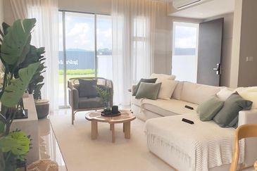 (FREEHOLD) Teres Dua Tingkat @ M Tiara, Mutiara Rini, Skudai