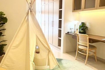 (FREEHOLD) Teres Dua Tingkat @ M Tiara, Mutiara Rini, Skudai