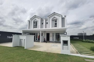 (FREEHOLD) Teres Dua Tingkat @ M Tiara, Mutiara Rini, Skudai