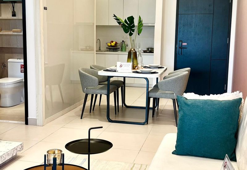 (NEAR CIQ) Aville Residences @ Permas