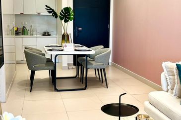 (NEAR CIQ) Aville Residences @ Permas