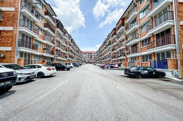 Villa Residence @ Goodview Heights