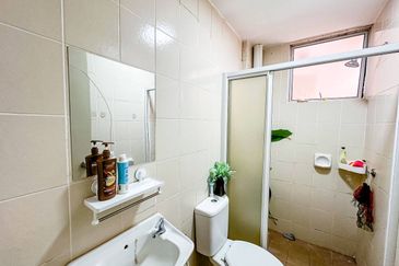 Villa Residence @ Goodview Heights