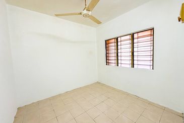 Residensi Bistaria, Ukay Bistari