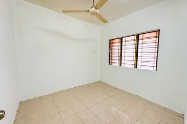 Residensi Bistaria, Ukay Bistari