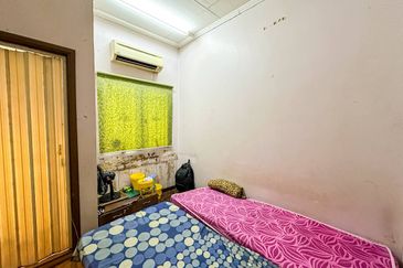 Jalan Impian Jaya 12