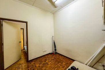 Jalan Impian Jaya 12