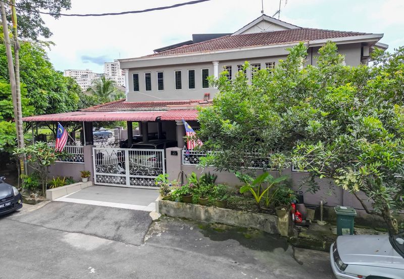 (CORNER LOT) Double Storey Terrace @ Bandar Tasik Selatan Kuala Lumpur