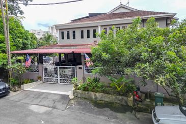 (CORNER LOT) Double Storey Terrace @ Bandar Tasik Selatan Kuala Lumpur
